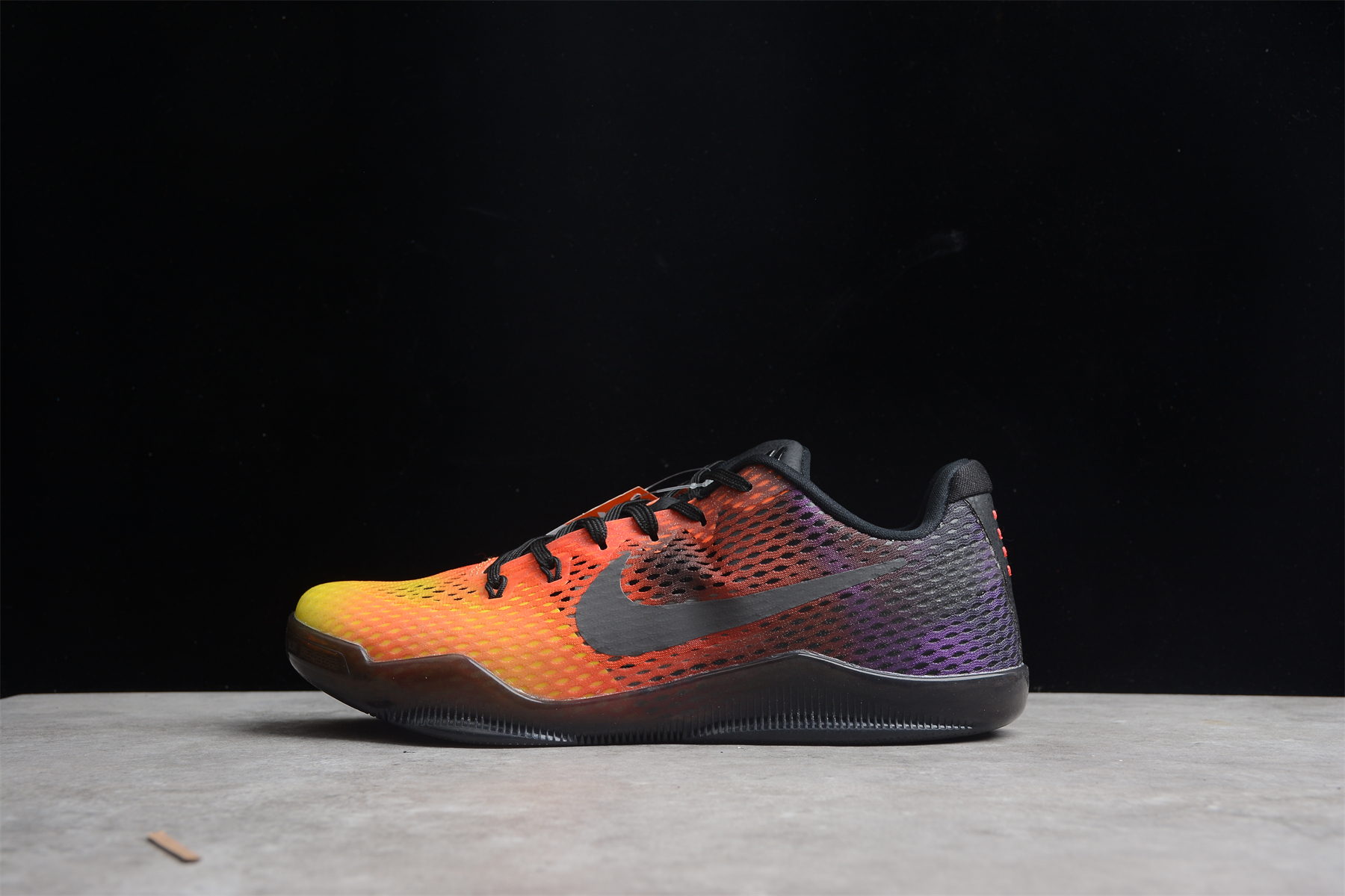 Nike kobe 11 EM low Flame Bird